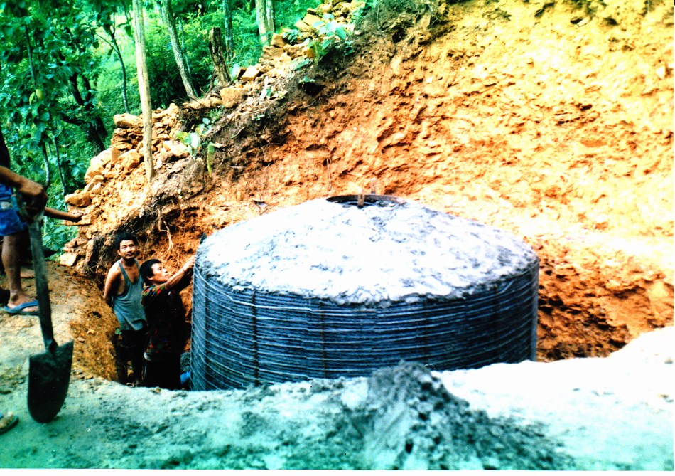 Finally the tank is in!